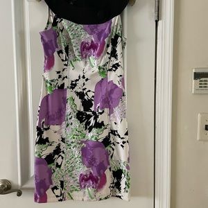 Size8, pretty floral dress with black collar